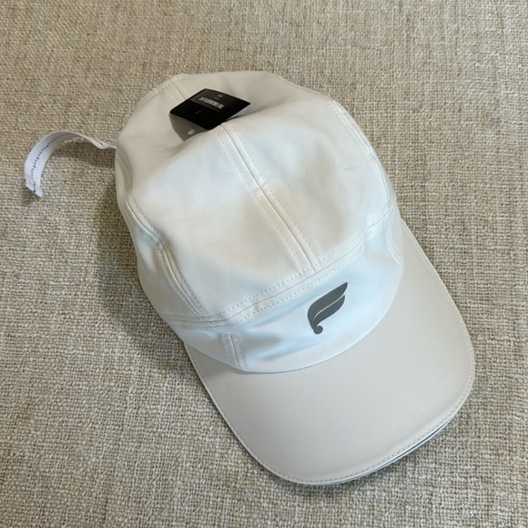 Fabletics The Fundamental Hat White NWT - Picture 7 of 8